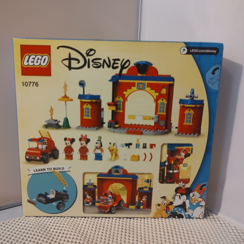 Lego 10776 Mickey & Friends Fire Truck & Station NWT Building Toy Set Disney - Picture 3 of 3